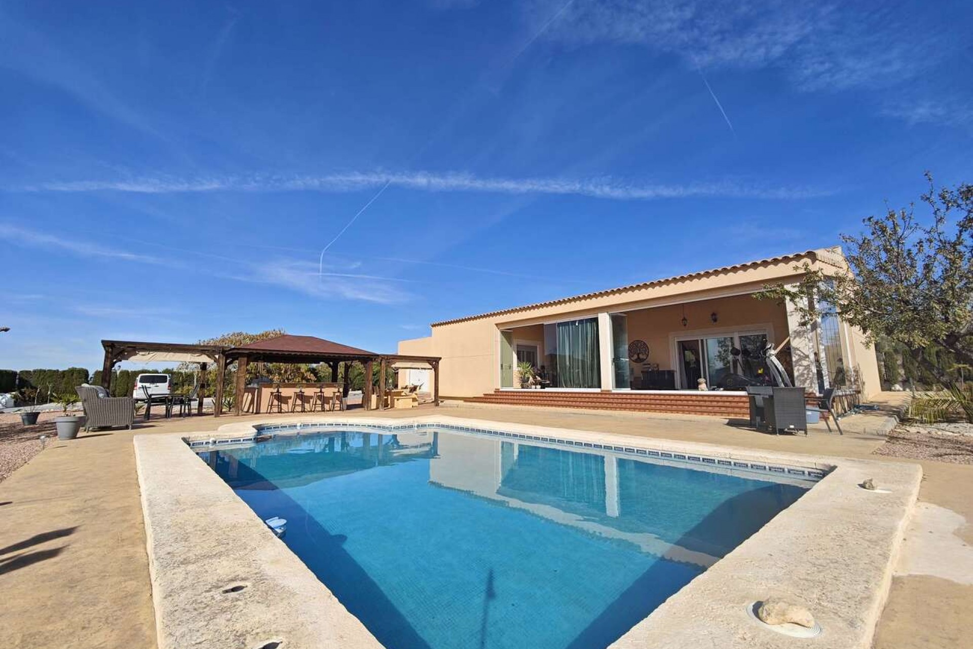 Reventa - Villa -
Sax - Inland