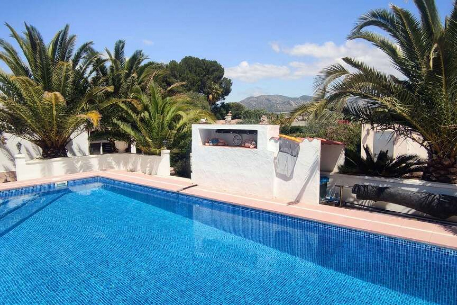 Reventa - Villa -
Sax - Inland