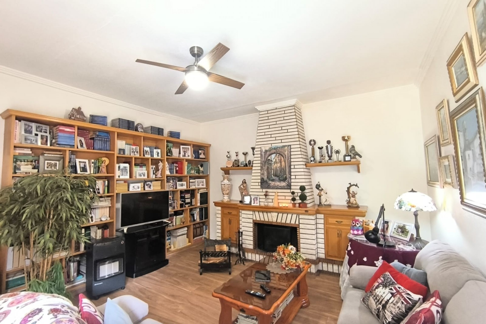 Reventa - Villa -
Sax - Inland