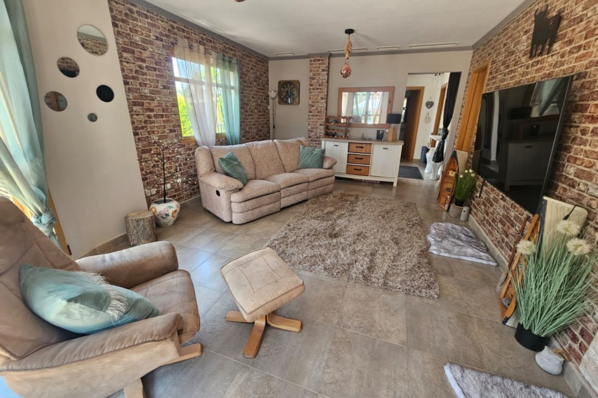 Reventa - Villa -
Sierra Cortina - Inland