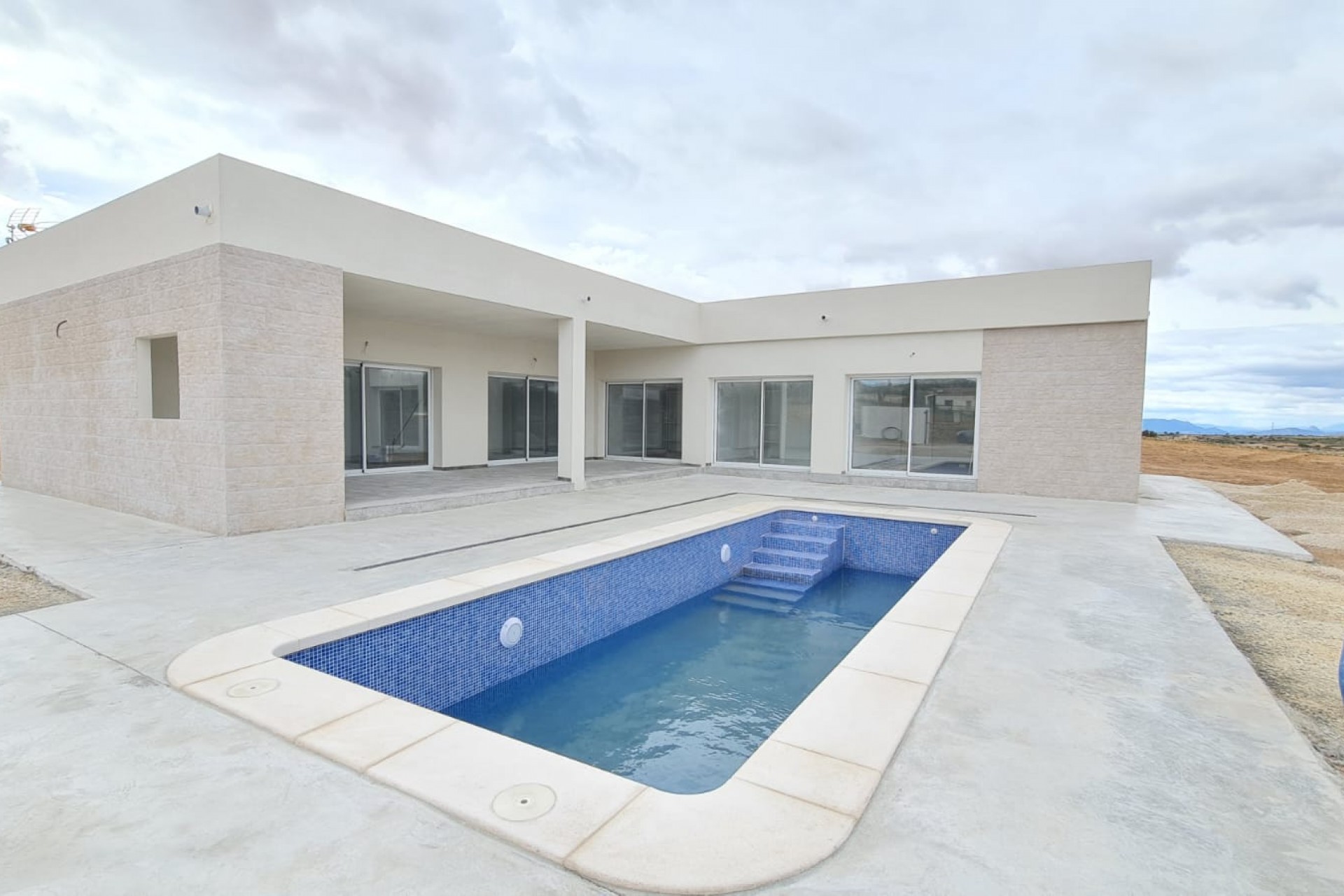 Reventa - Villa -
Torre Del Rico - Inland