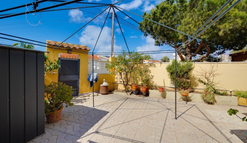 Reventa - Villa -
Torrevieja - aguas nuevas