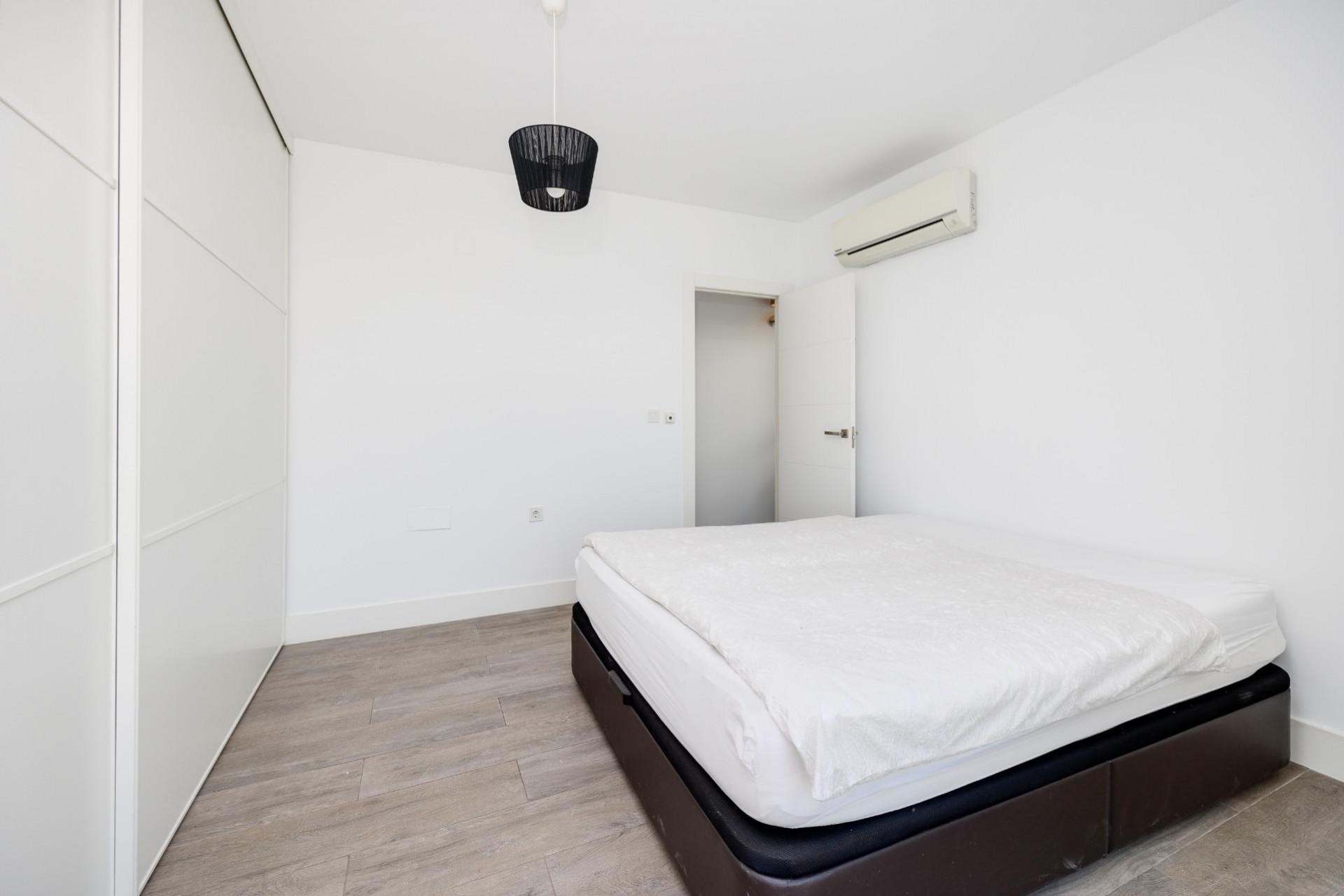 Reventa - Villa -
Torrevieja - aguas nuevas