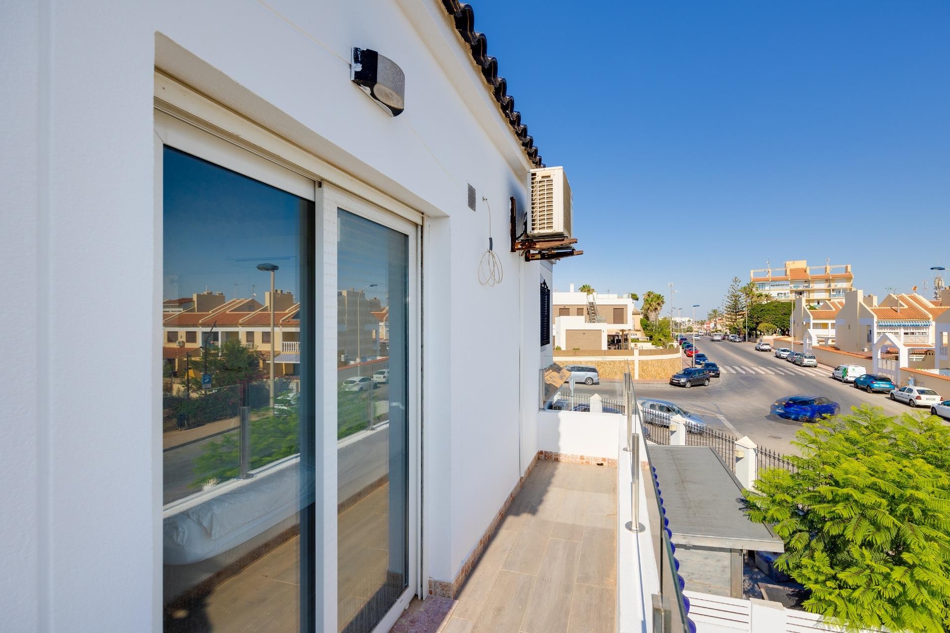 Reventa - Villa -
Torrevieja - aguas nuevas