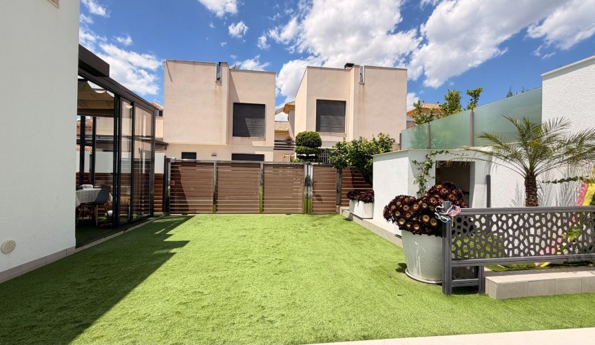 Reventa - Villa -
Torrevieja - aguas nuevas