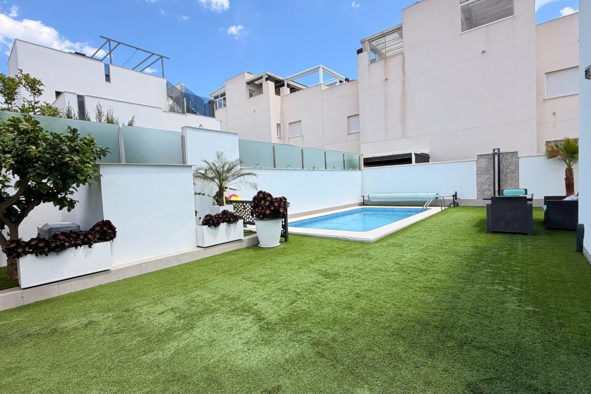 Reventa - Villa -
Torrevieja - aguas nuevas