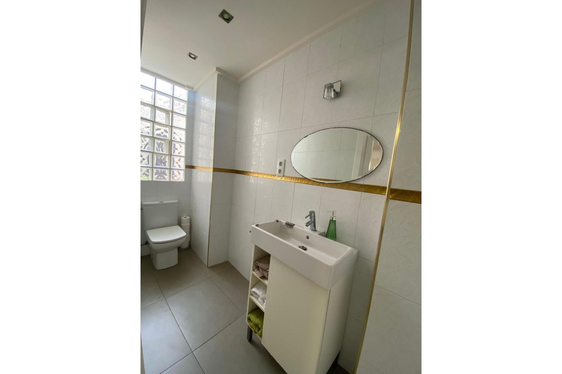 Reventa - Villa -
Torrevieja - Centro - Muelle Pesquero