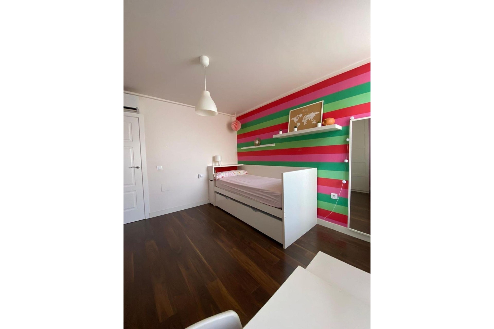 Reventa - Villa -
Torrevieja - Centro - Muelle Pesquero