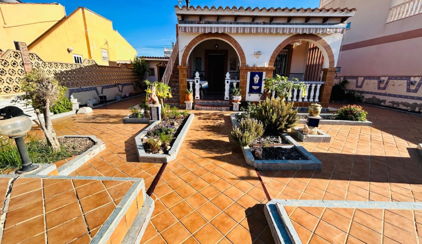 Reventa - Villa -
Torrevieja - Costa Blanca