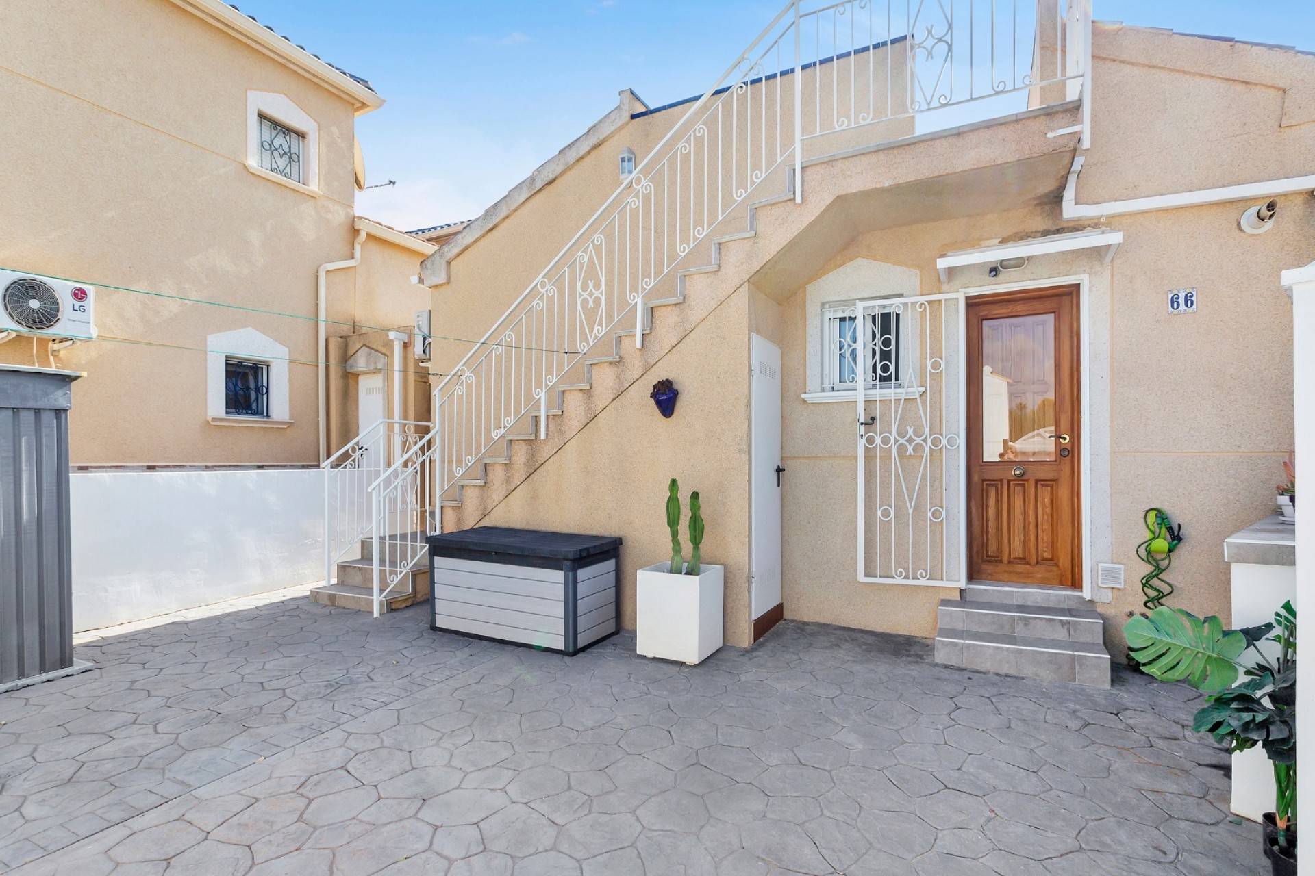 Reventa - Villa -
Torrevieja - Costa Blanca