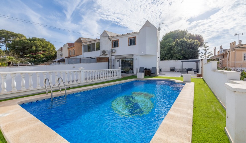 Reventa - Villa -
Torrevieja - Costa Blanca