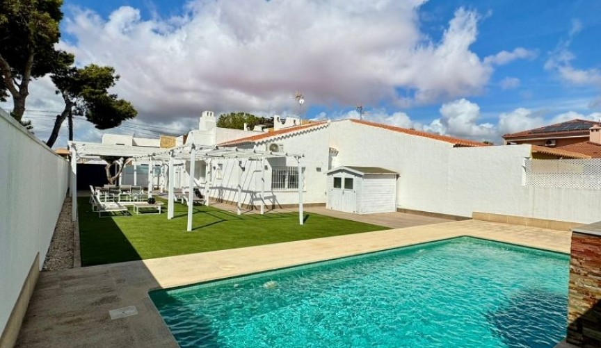 Reventa - Villa -
Torrevieja - Costa Blanca