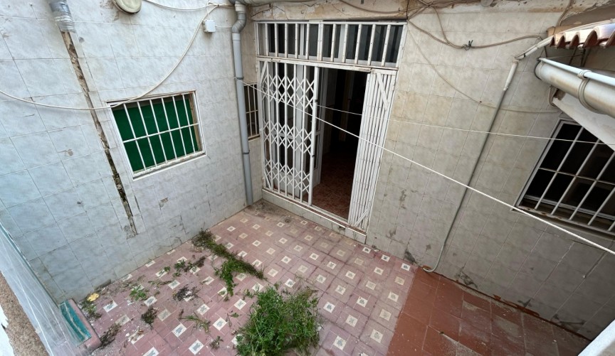 Reventa - Villa -
Torrevieja - Costa Blanca