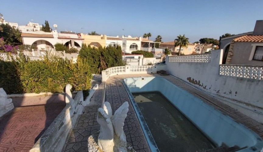 Reventa - Villa -
Torrevieja - Costa Blanca