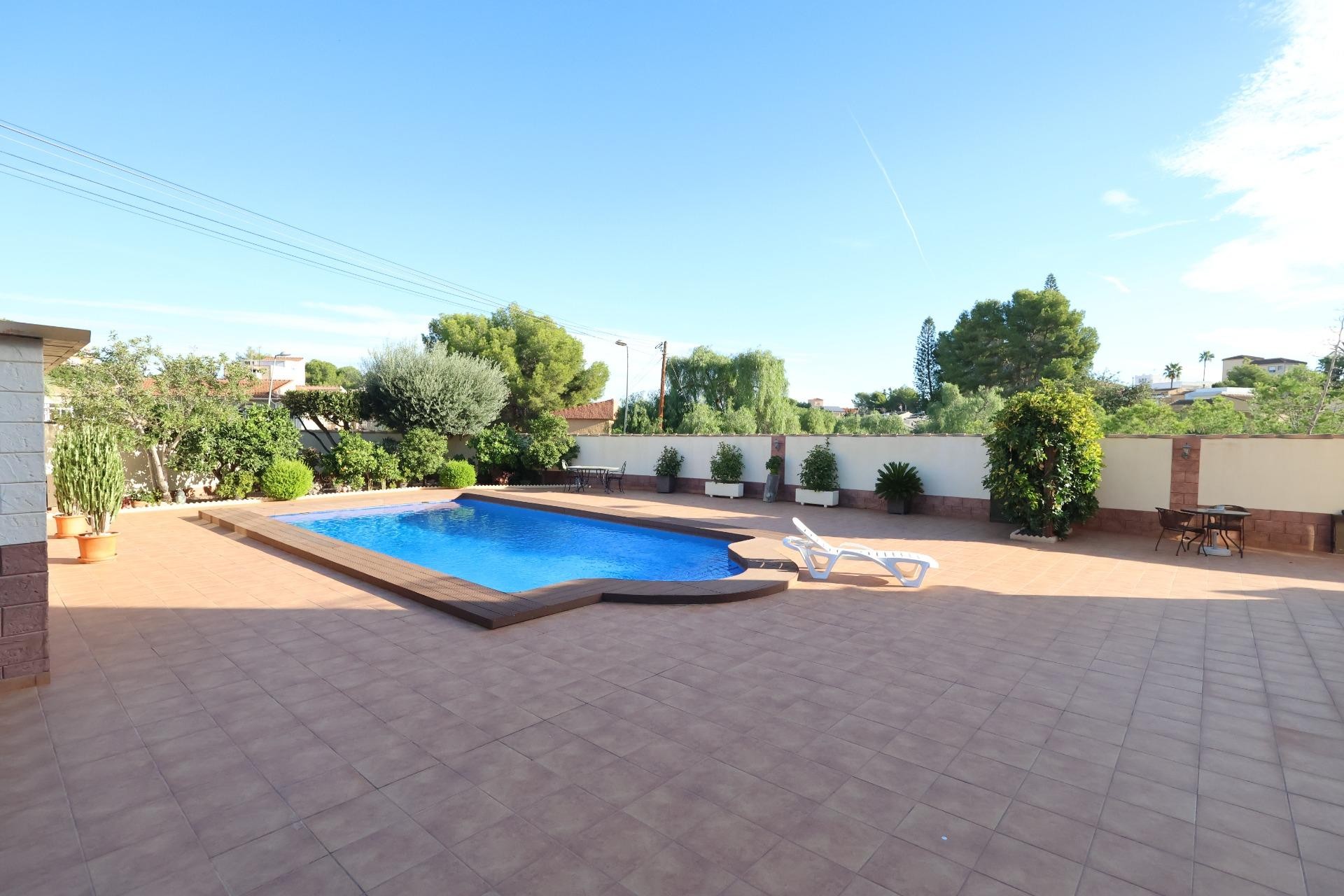 Reventa - Villa -
Torrevieja - Costa Blanca