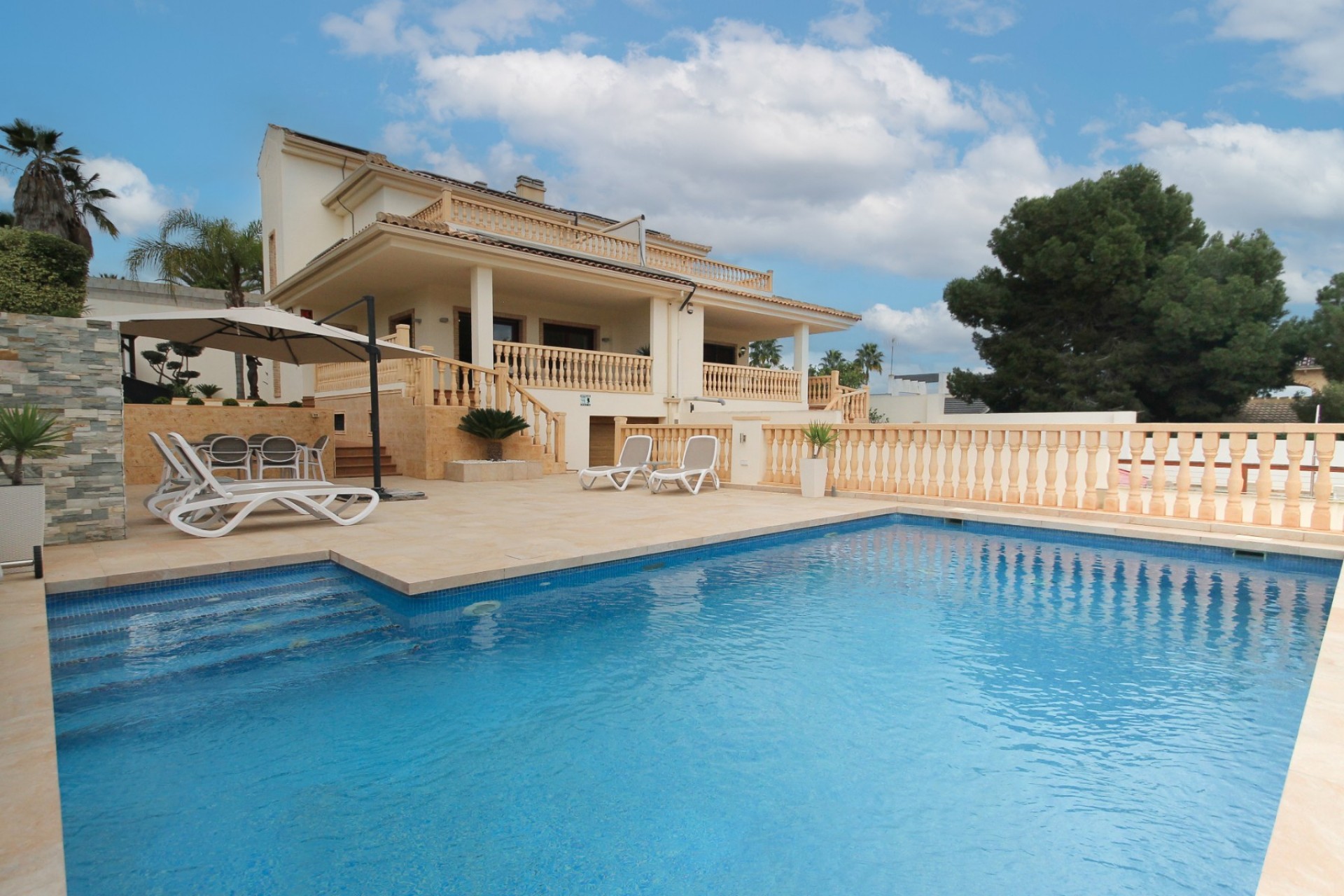 Reventa - Villa -
Torrevieja - Costa Blanca