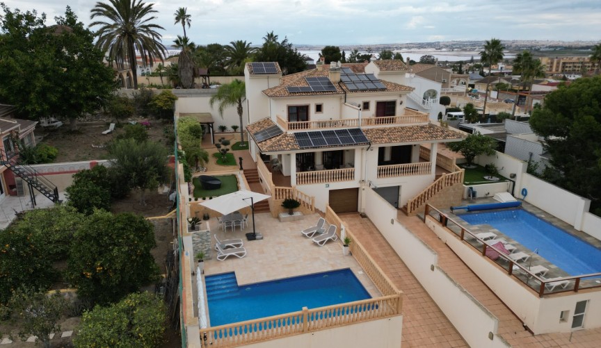 Reventa - Villa -
Torrevieja - Costa Blanca