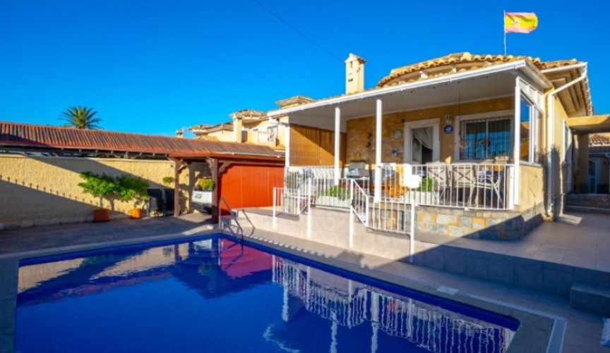 Reventa - Villa -
Torrevieja - Costa Blanca