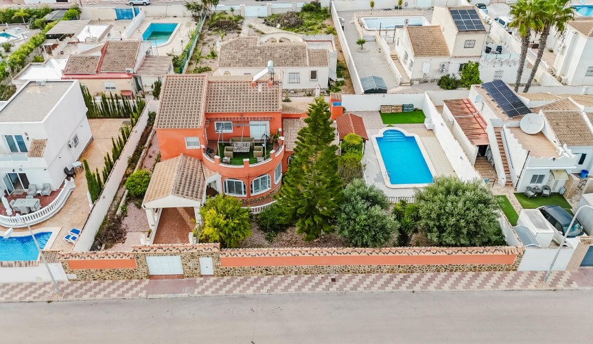 Reventa - Villa -
Torrevieja - Costa Blanca