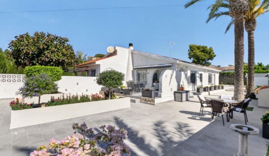 Reventa - Villa -
Torrevieja - Costa Blanca