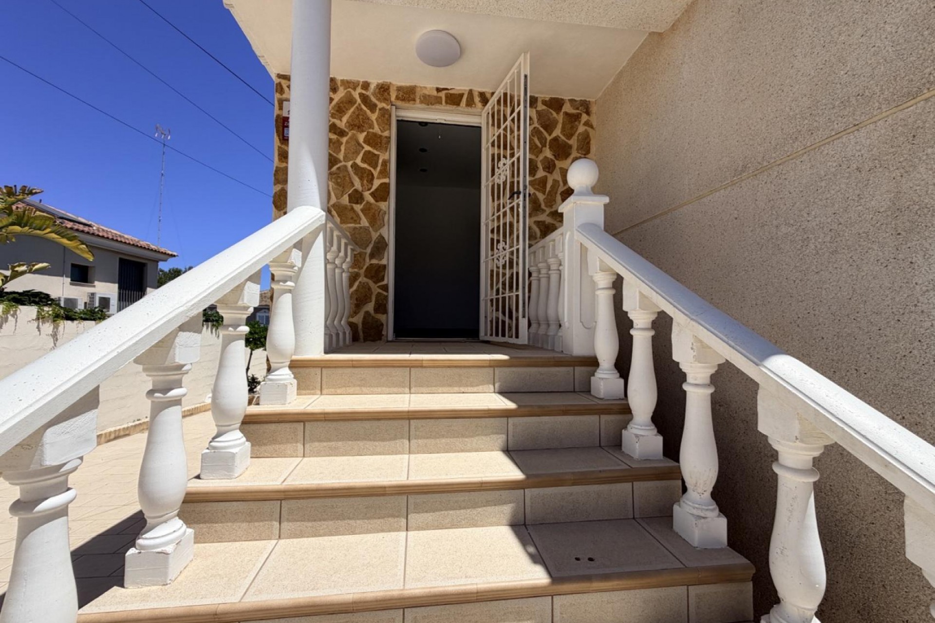 Reventa - Villa -
Torrevieja - Costa Blanca