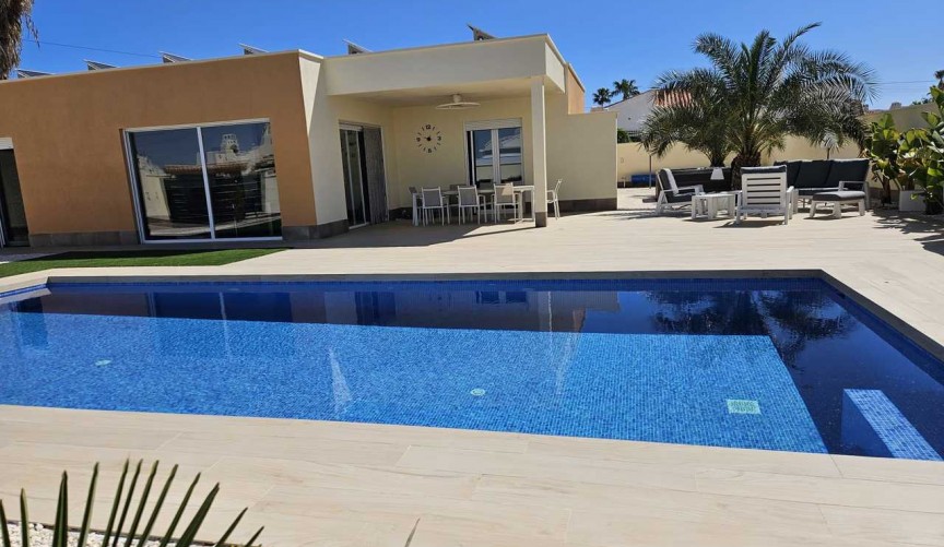 Reventa - Villa -
Torrevieja - Costa Blanca