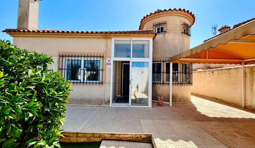Reventa - Villa -
Torrevieja - Costa Blanca
