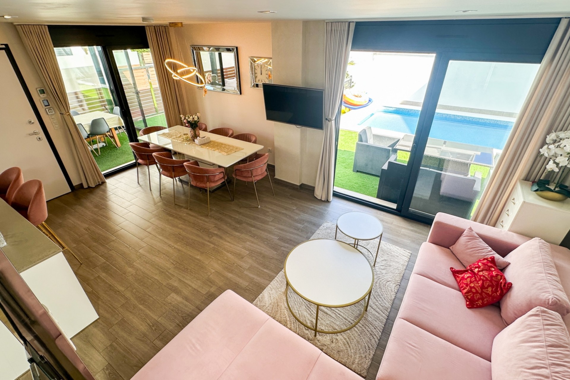 Reventa - Villa -
Torrevieja - Costa Blanca