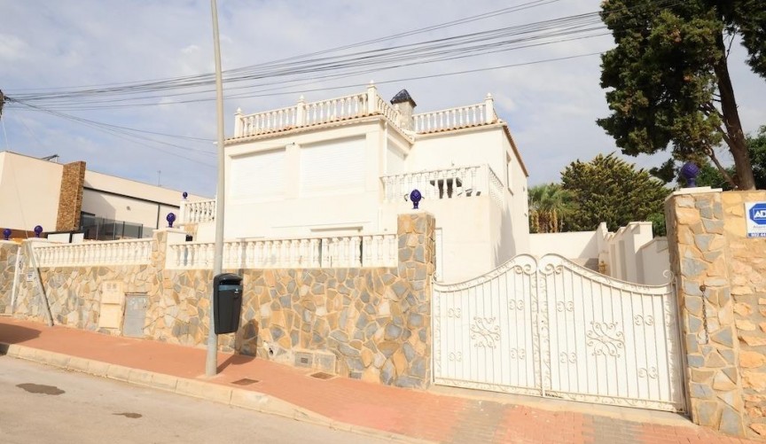 Reventa - Villa -
Torrevieja - Costa Blanca