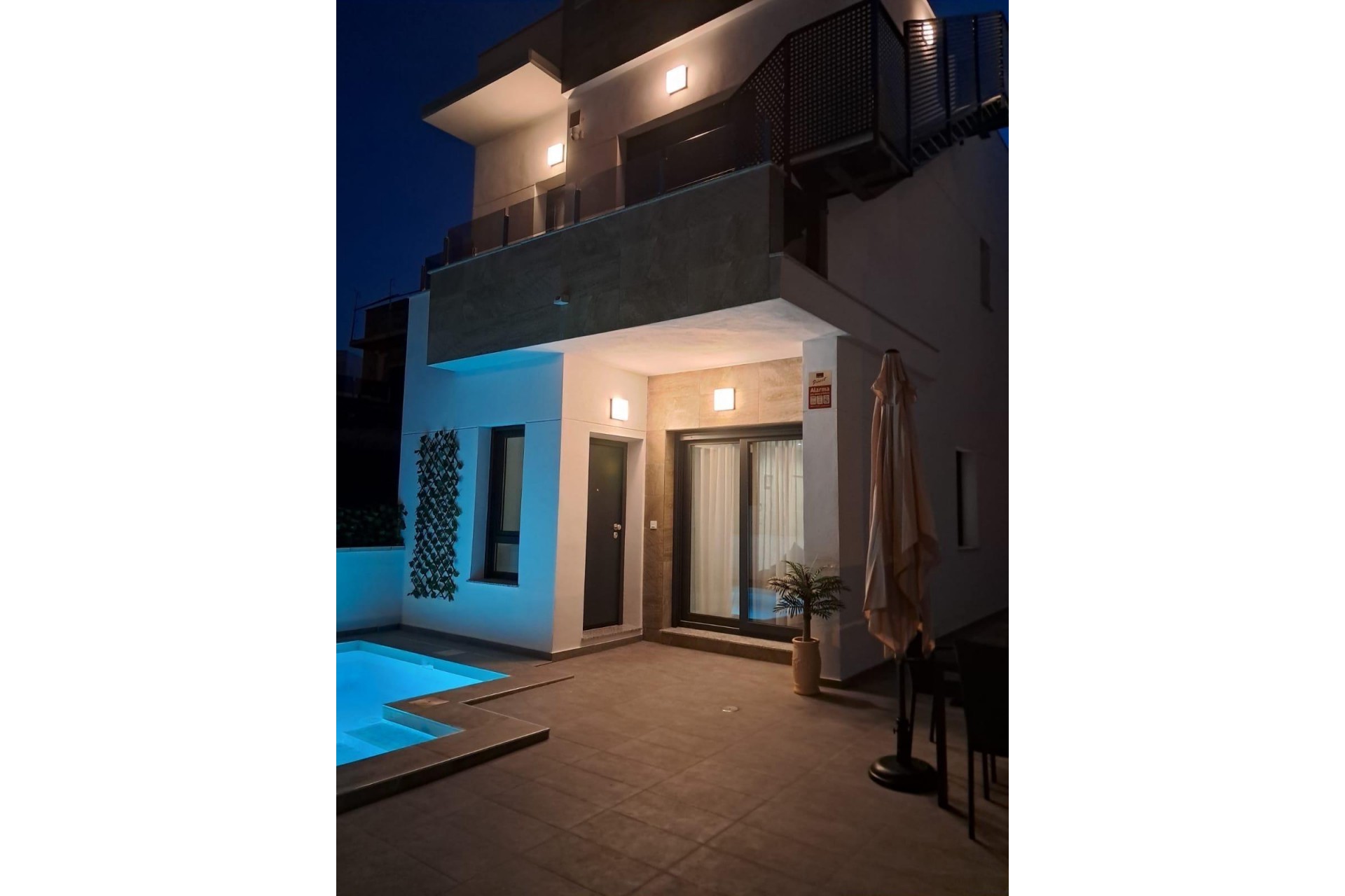 Reventa - Villa -
Torrevieja - La Siesta - El Salado - Torreta