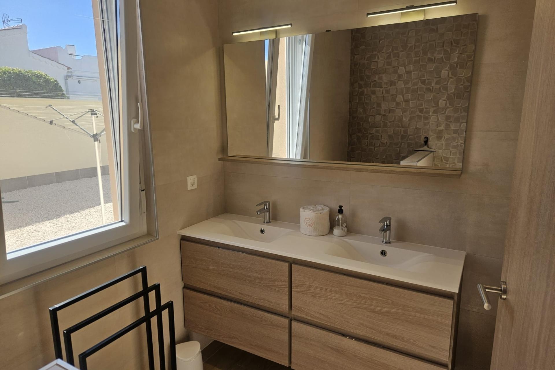 Reventa - Villa -
Torrevieja - La Siesta - El Salado - Torreta