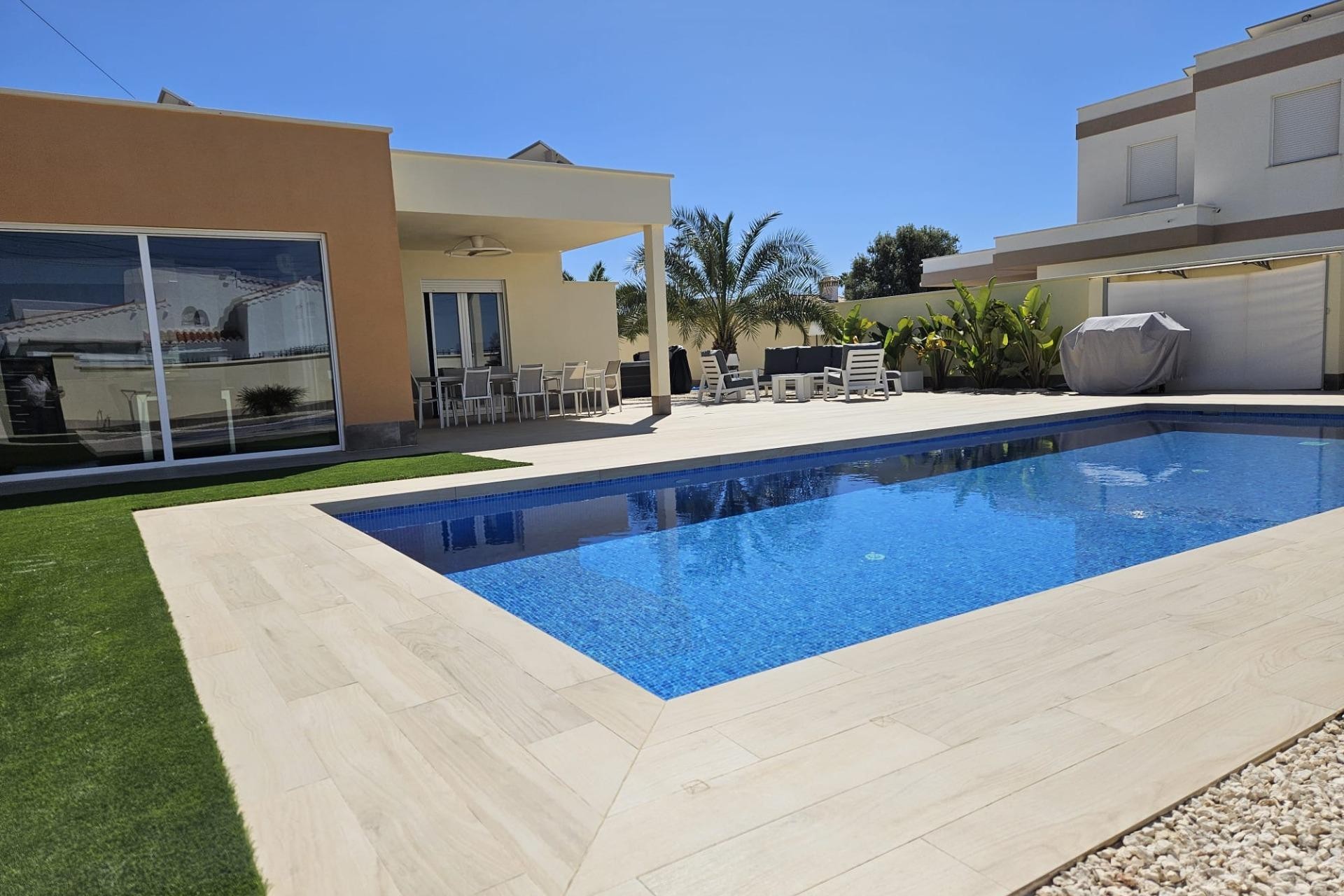 Reventa - Villa -
Torrevieja - La Siesta - El Salado - Torreta