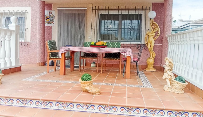 Reventa - Villa -
Torrevieja - La Siesta