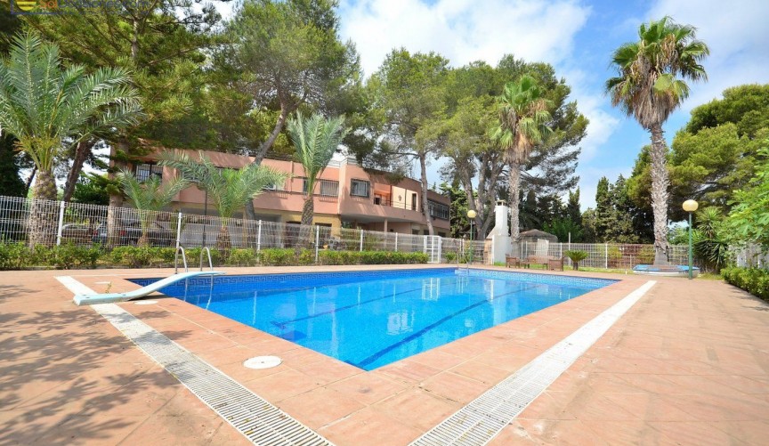 Reventa - Villa -
Torrevieja - Los Balcones