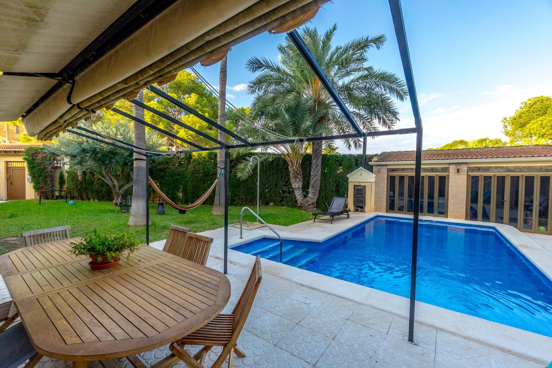 Reventa - Villa -
Torrevieja - Los Balcones