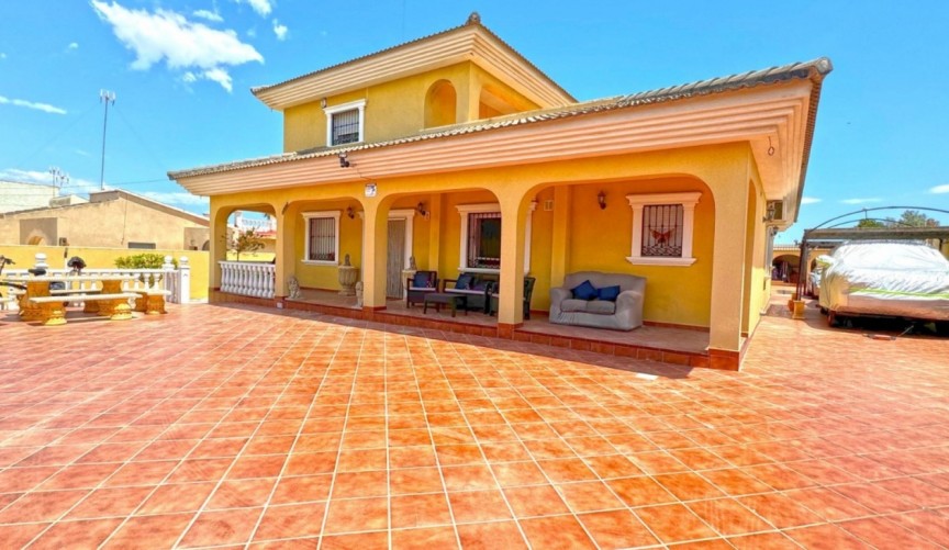 Reventa - Villa -
Torrevieja - Los Balcones