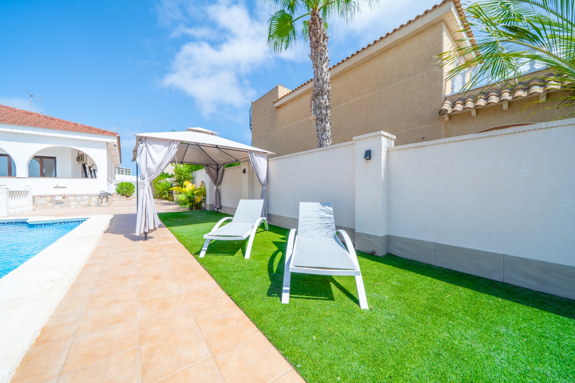 Reventa - Villa -
Torrevieja - Los Balcones