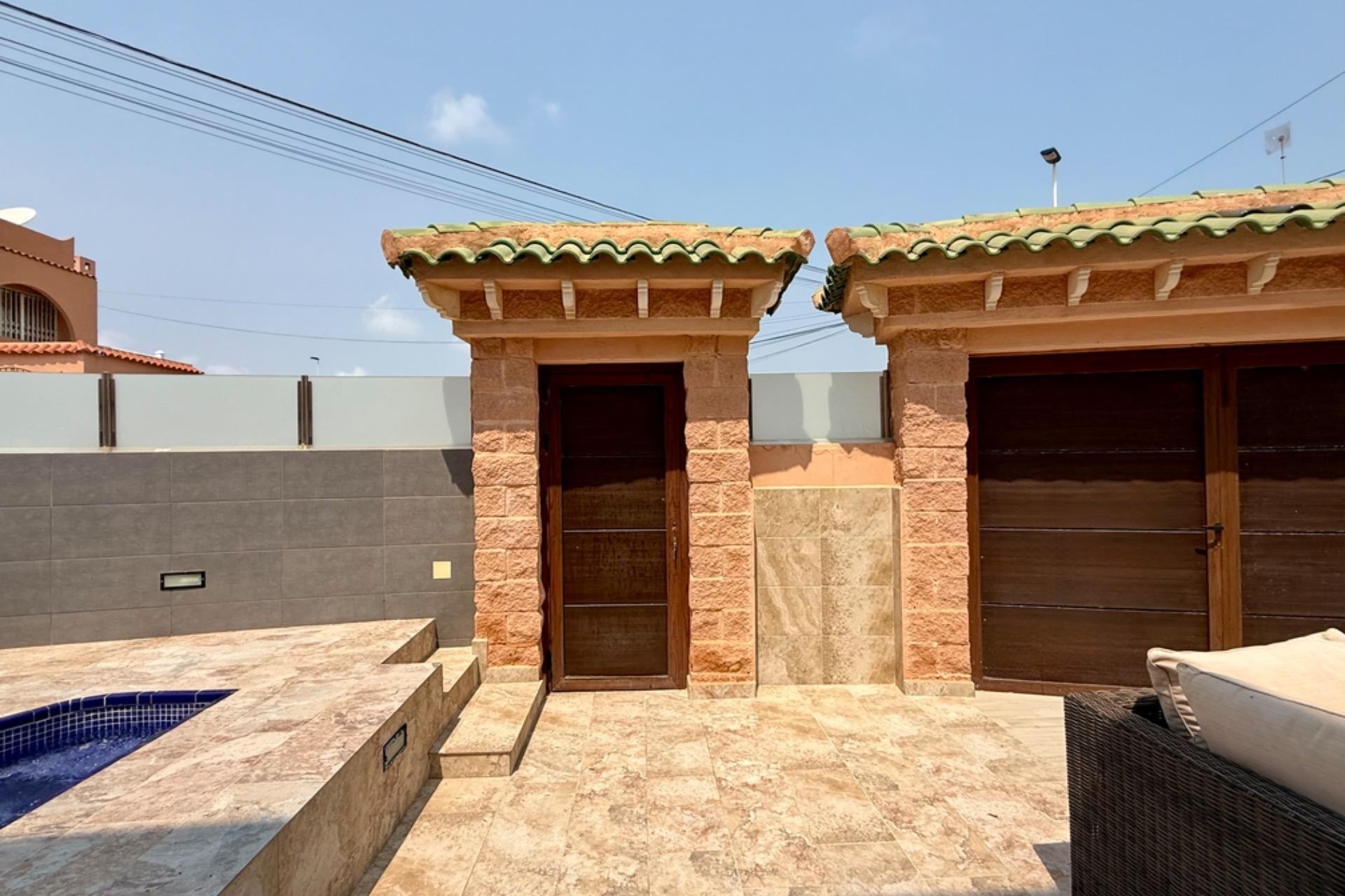 Reventa - Villa -
Torrevieja - Los Frutales