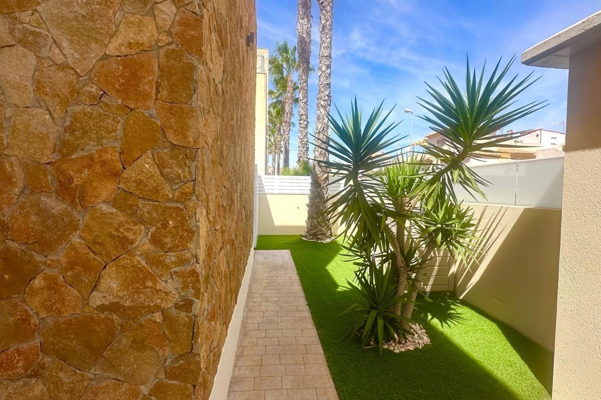 Reventa - Villa -
Torrevieja - Miramar - Torre Del Moro