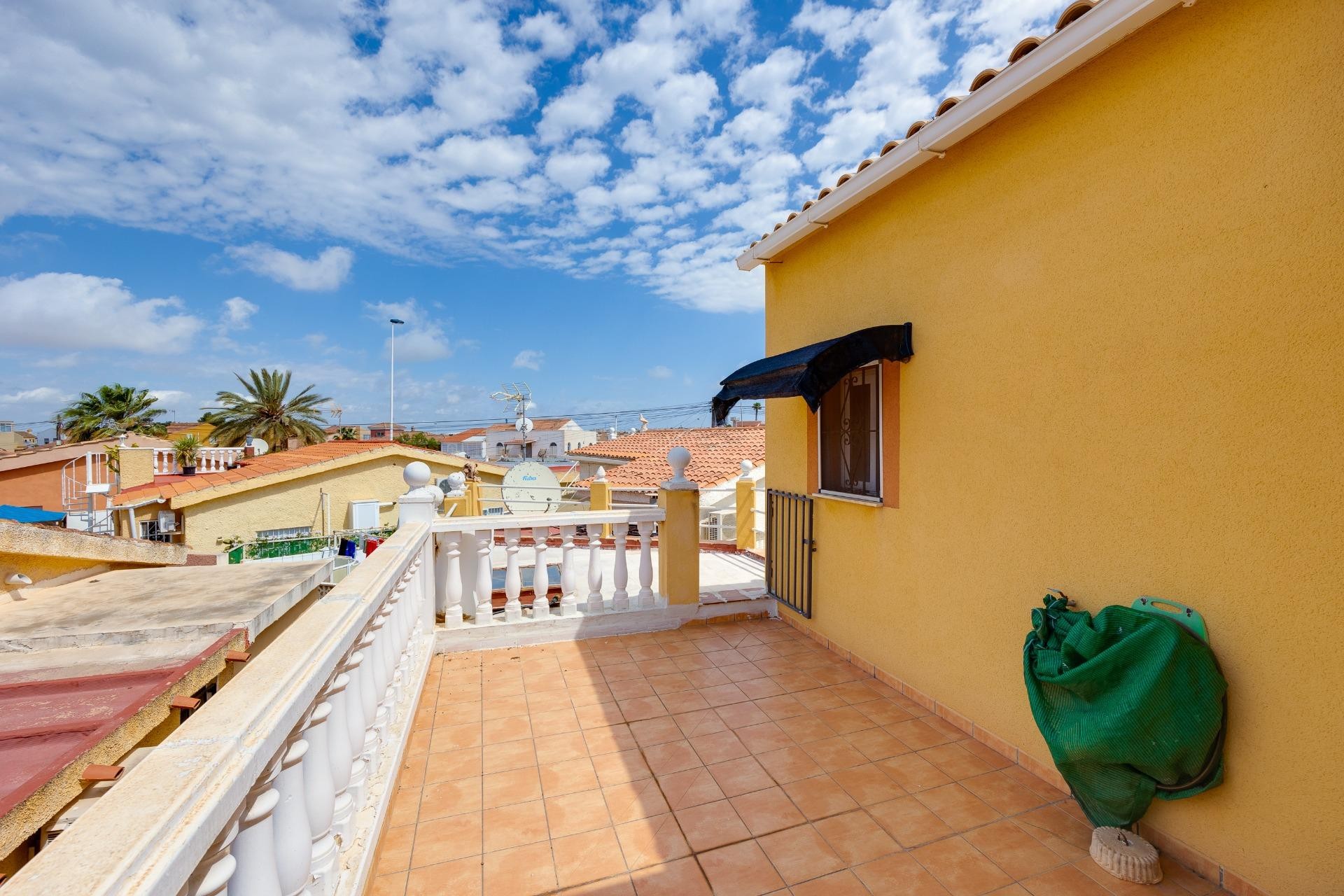 Reventa - Villa -
Torrevieja - Playa de los Locos