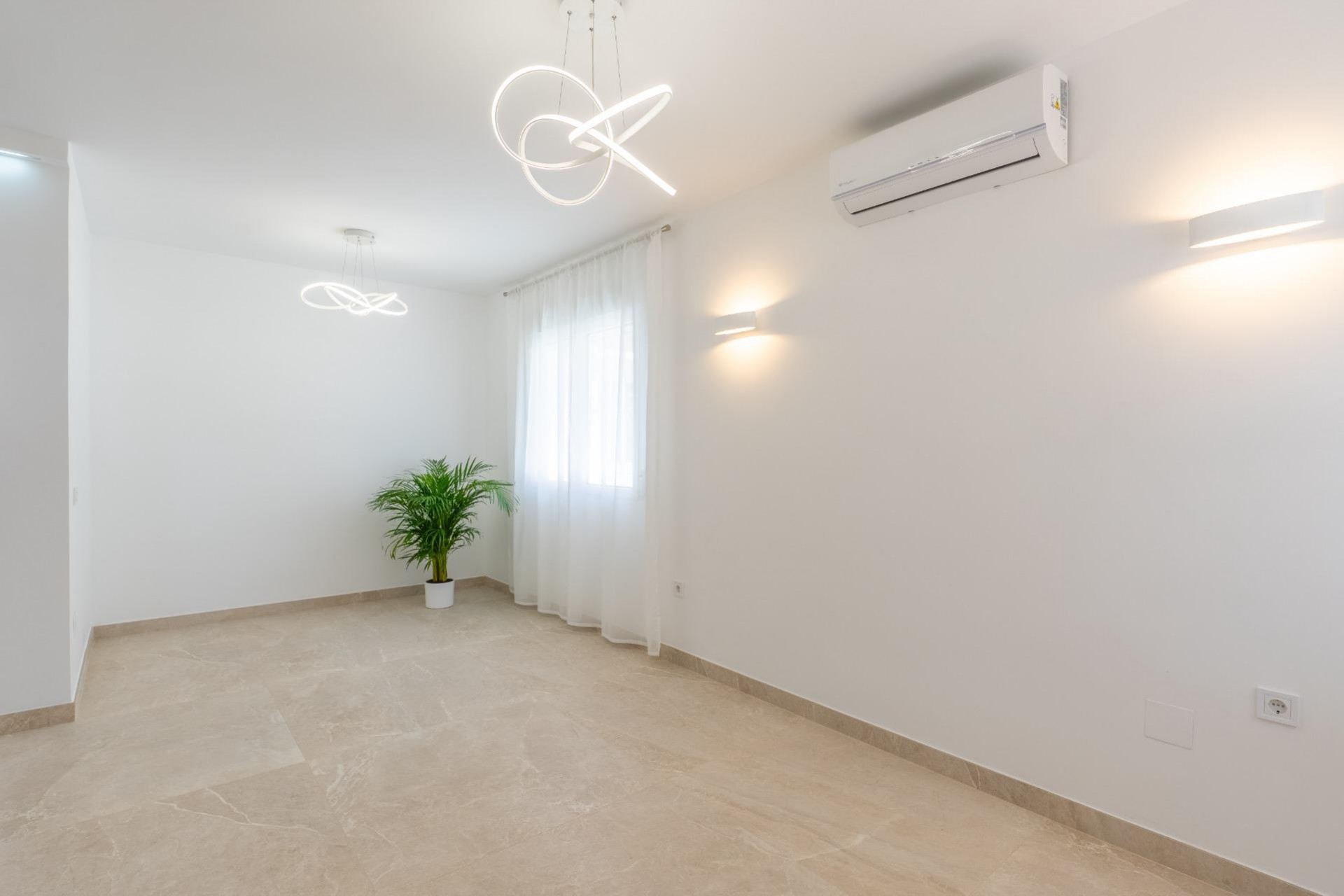 Reventa - Villa -
Torrevieja - Punta Prima