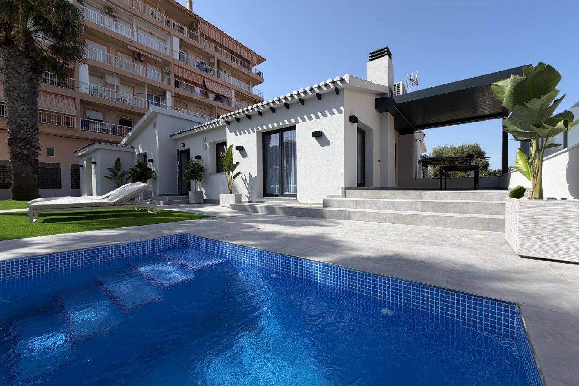 Reventa - Villa -
Torrevieja - Punta Prima