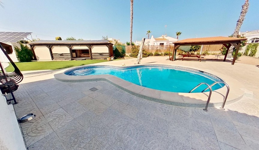 Reventa - Villa -
Torrevieja - San Luis