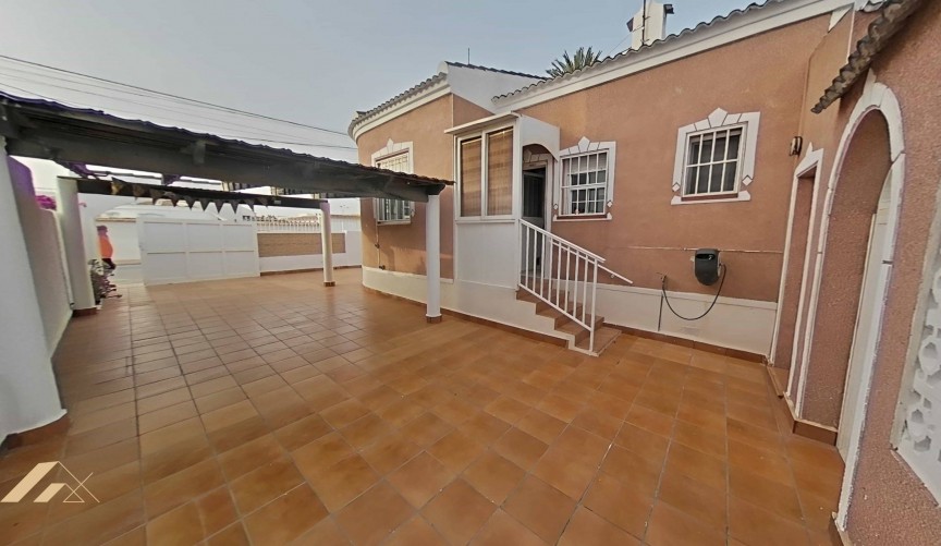 Reventa - Villa -
Torrevieja - San Luis