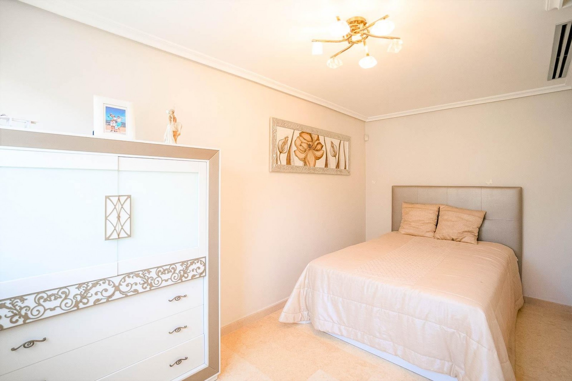 Reventa - Villa -
Torrevieja - Torre La Mata