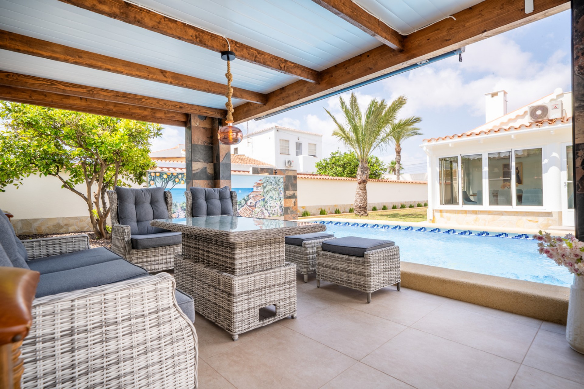 Reventa - Villa -
Torrevieja - Torreta
