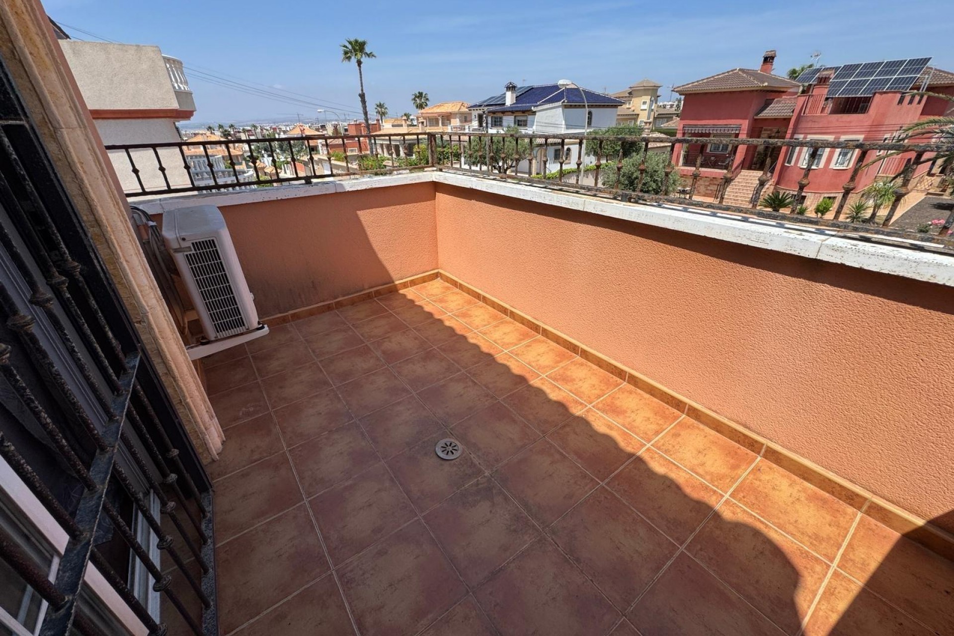 Reventa - Villa -
Torrevieja - Zona Los Frutales