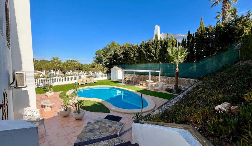 Reventa - Villa -
Villamartin - Costa Blanca