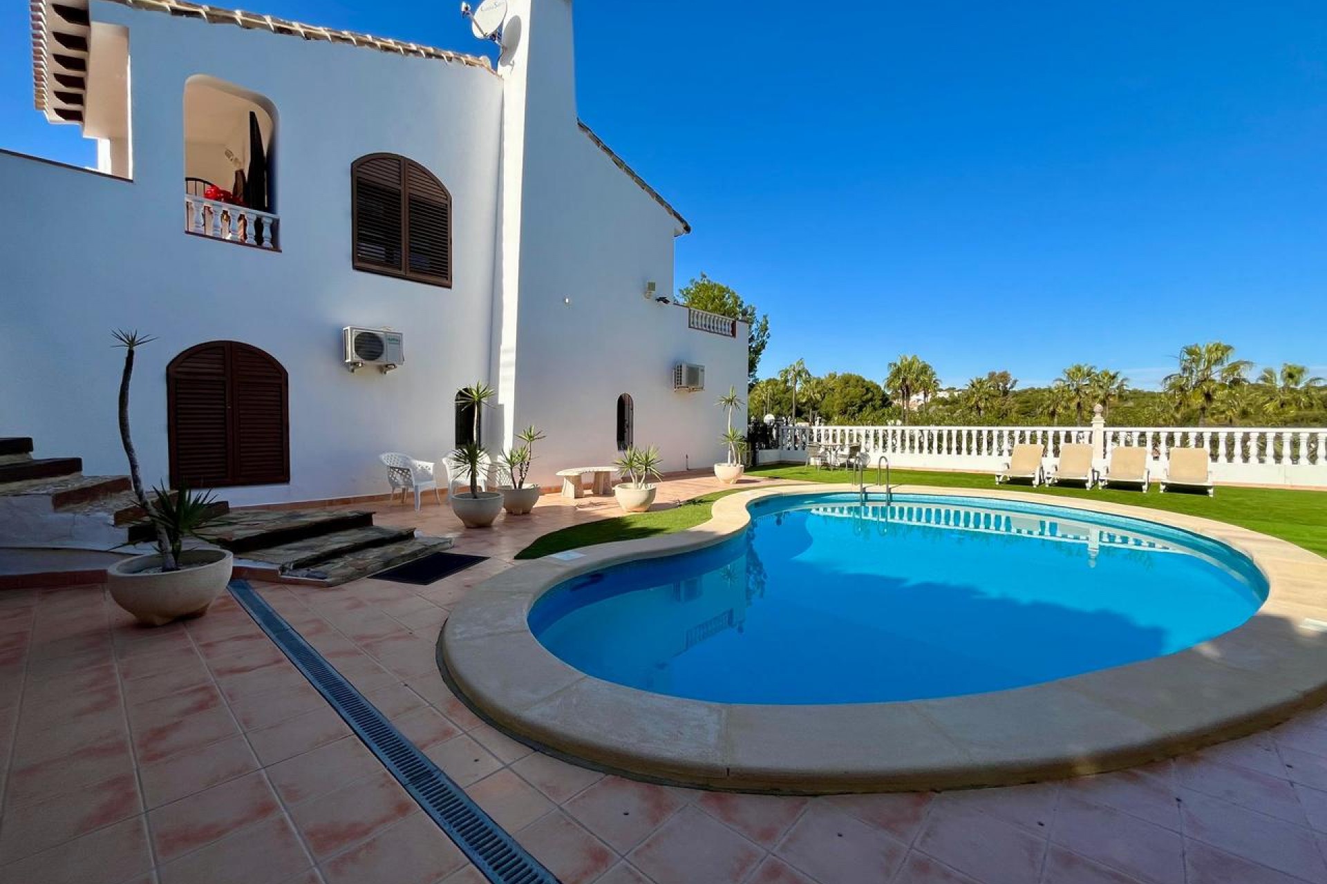 Reventa - Villa -
Villamartin - Costa Blanca