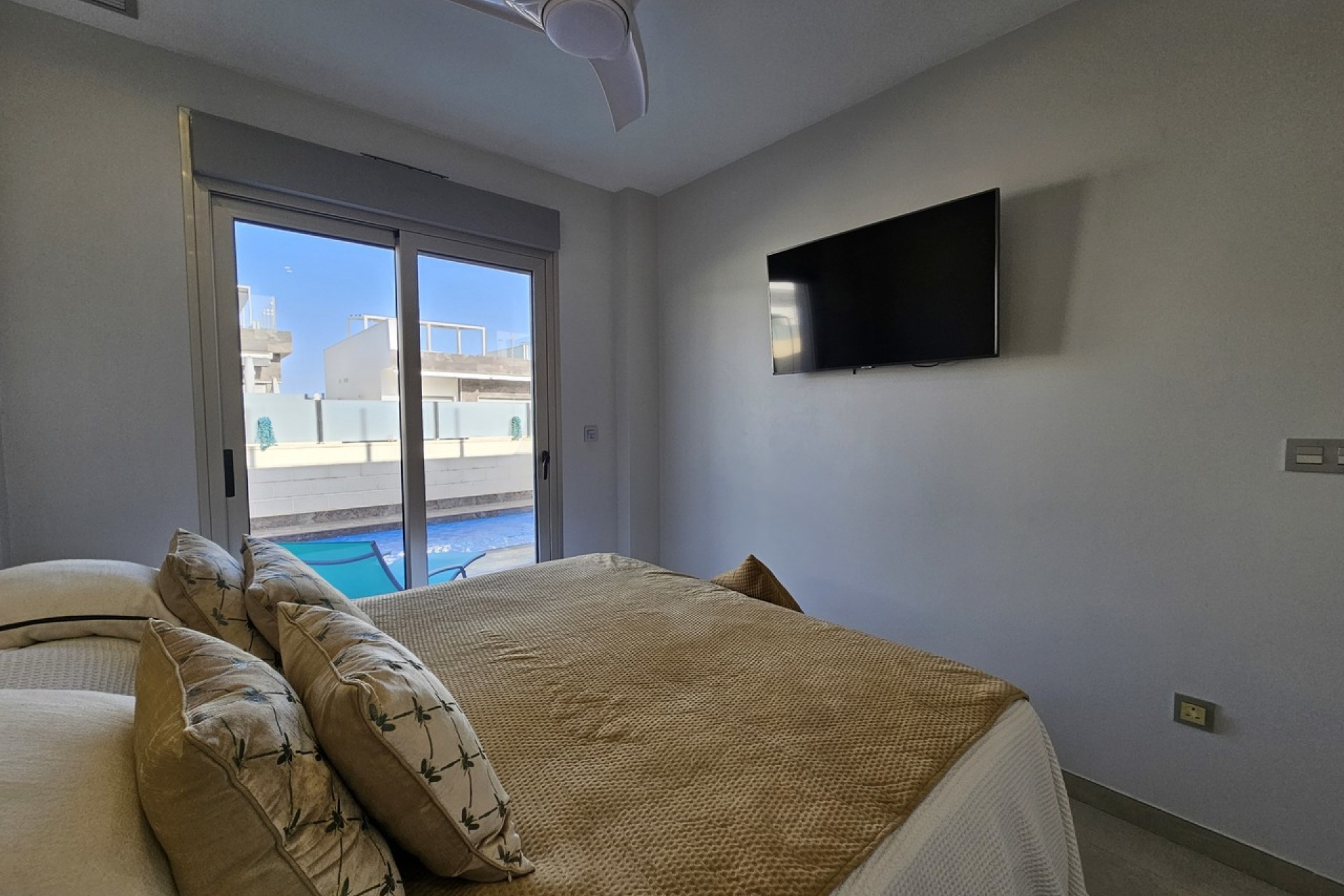 Reventa - Villa -
Villamartin - Costa Blanca